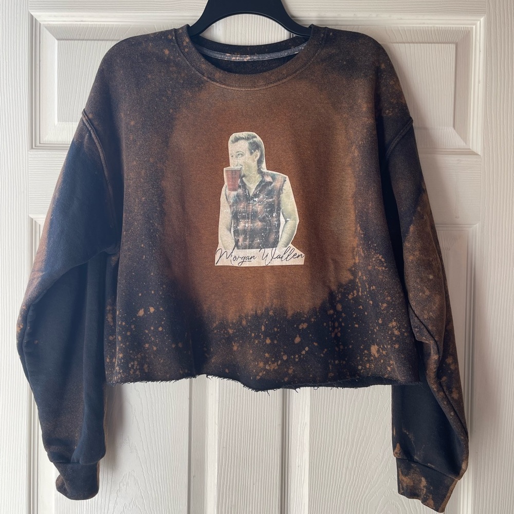 Morgan Wallen distressed cropped crew neck (L)